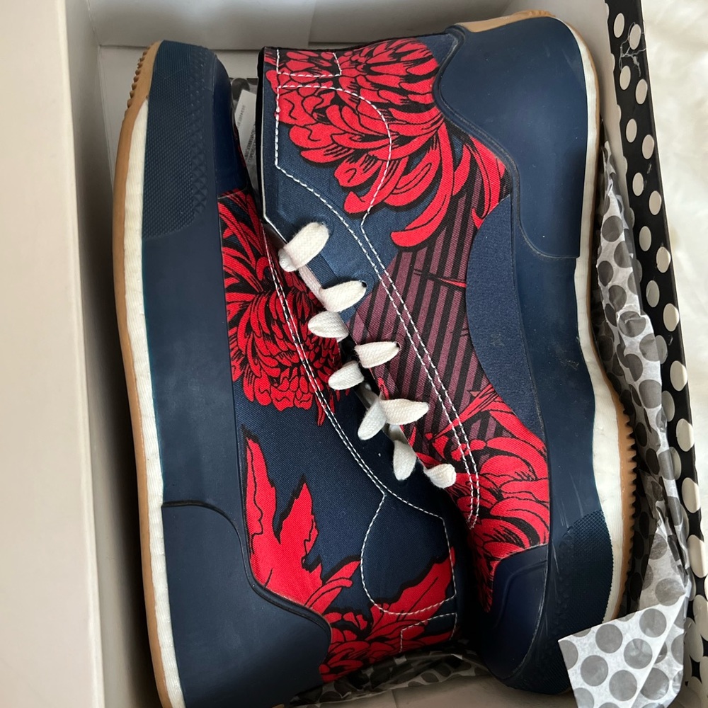 Beautiful shoes only worn once